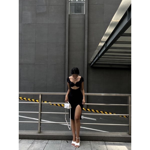 Angelic Cut Dress | Đầm ôm body xẻ tà cúp ngực sang trọng
