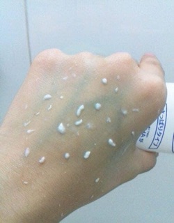 Tẩy da chết Rosette Peeling Gel