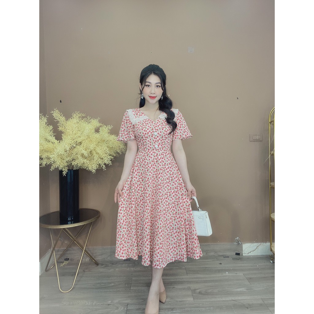 [Mã SKAMA06 giảm 8% tối đa 50K đơn 250K] XẢ- Váy cổ sen kê ren đính cúc giữa -8567 | BigBuy360 - bigbuy360.vn