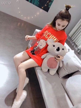 Áo phông moschino hình