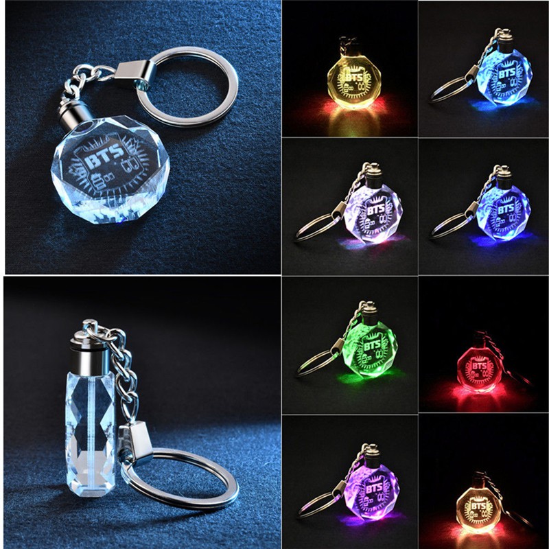 Móc Khóa Gắn Đèn Led Phong Cách Kpop Bts