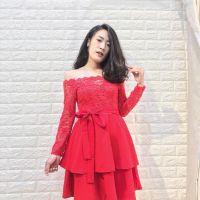 Đầm ren xòe trễ vai