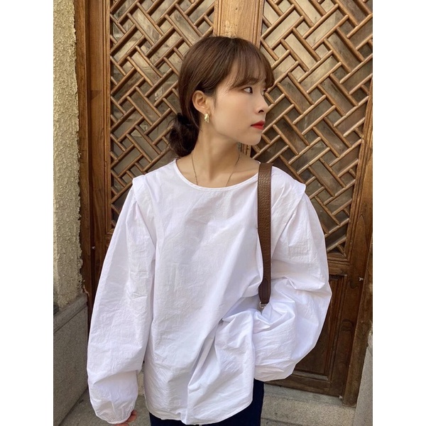 Áo trắng tay phồng