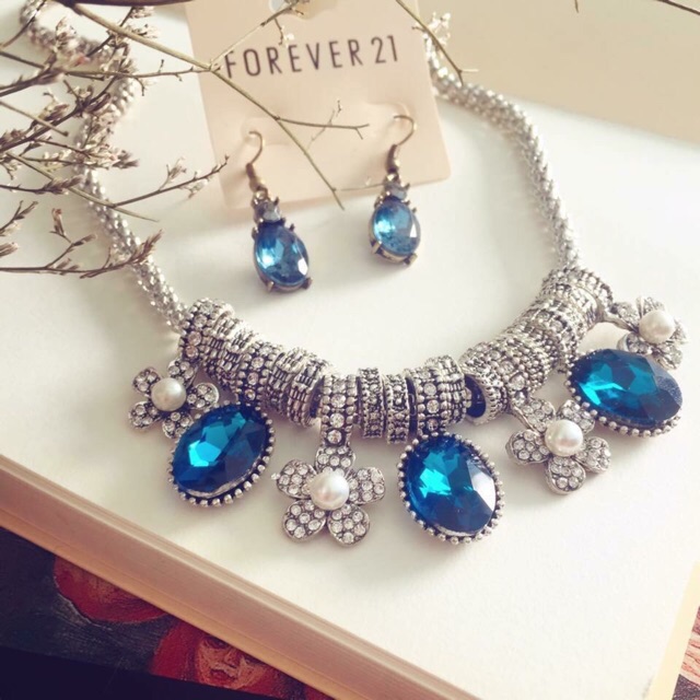 Vòng cổ đá xanh