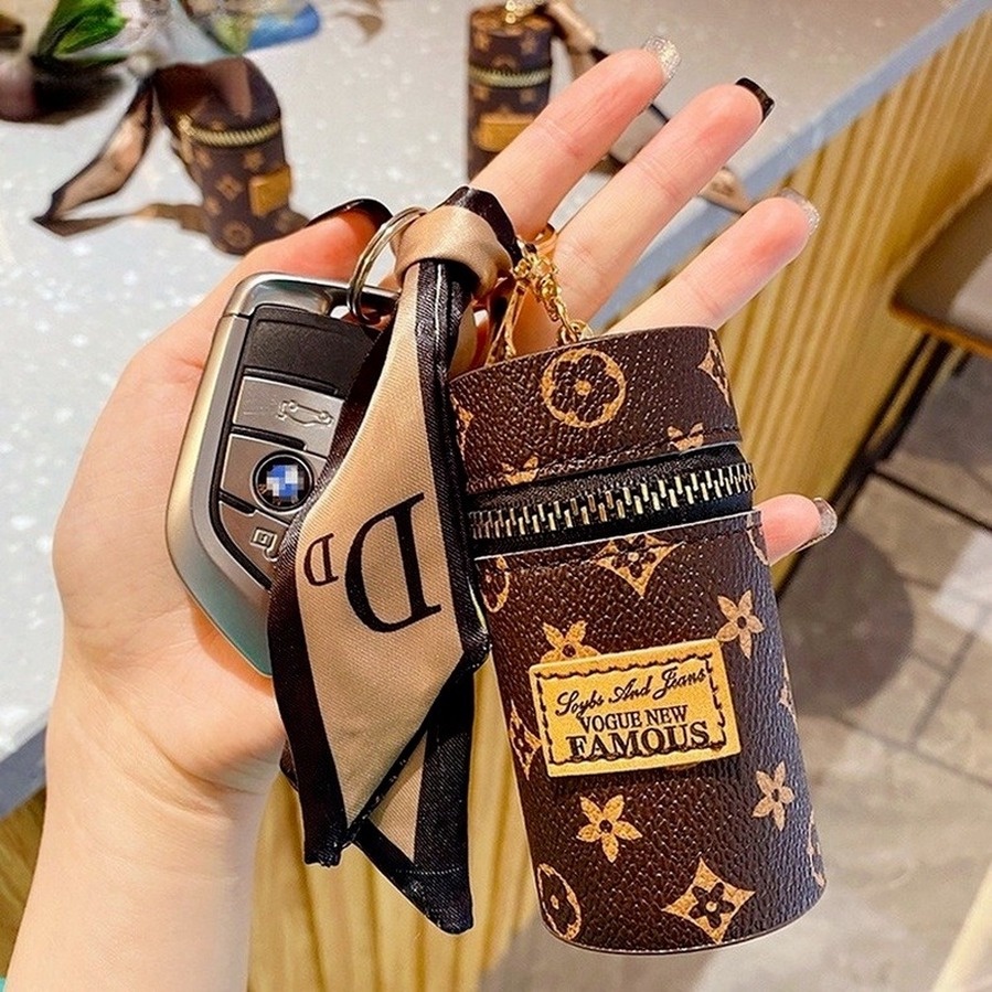 （Hàng giao ngay）tiktok Móc khóa hình túi đựng son môi mini phối hoa kiểu cổ điển