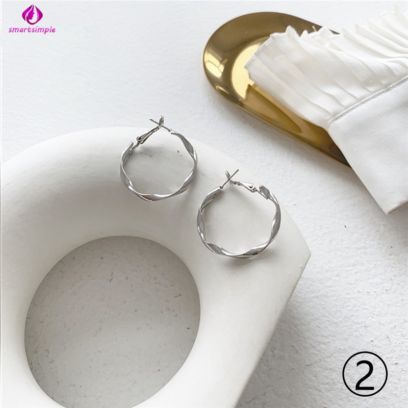 Đôi Khuyên Tai Hình Tròn Thiết Kế Đơn Giản Thời Trang Cho Nữ