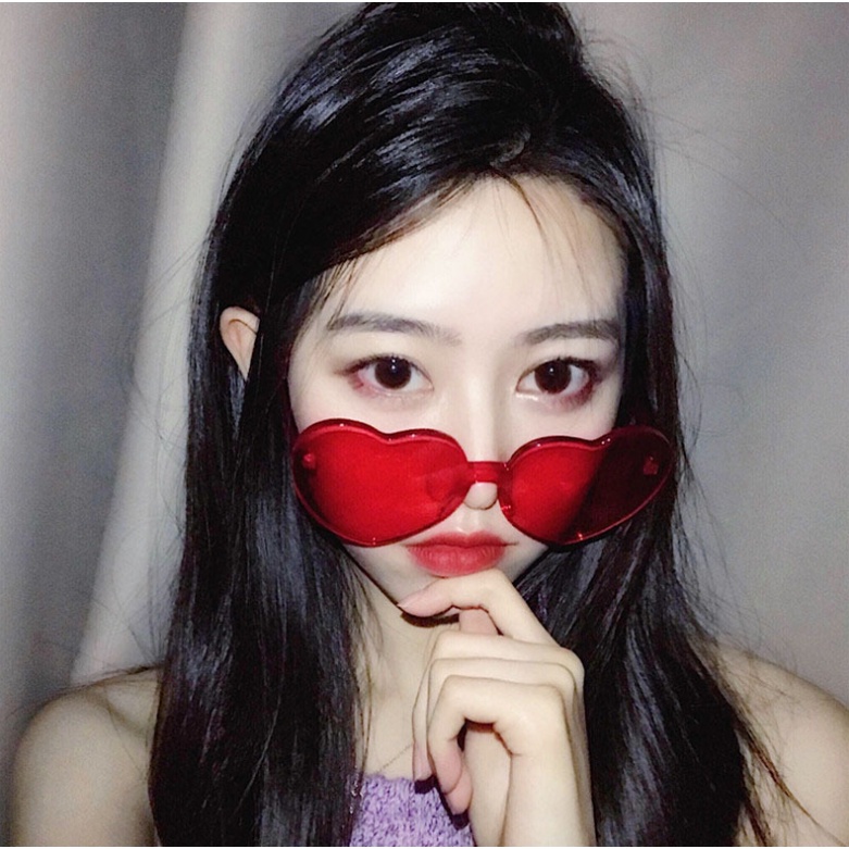 Kính mát hình trái tim thiết kế thời trang dành cho nam nữ