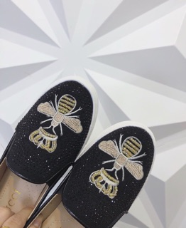 Slip on ong đá
