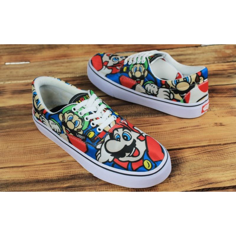 Giày Thể Thao VANS Màu Trắng Họa Tiết Nhân Vật MARIO Cá Tính Cho Nam Và Nữ