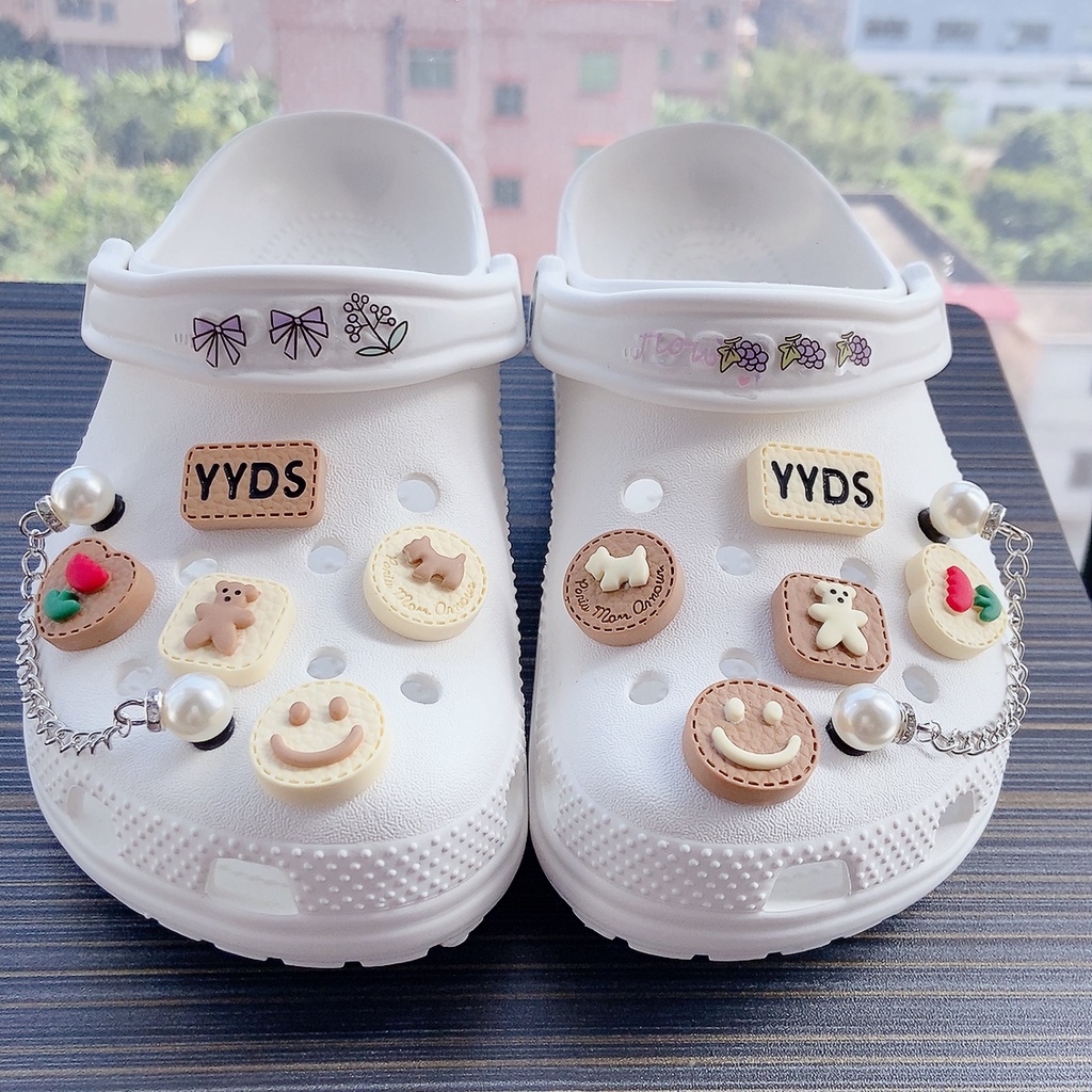Hạt Charm Hình Mặt Cười Màu Cà Phê Làm Phụ Kiện Giày Quyến Rũ DIY