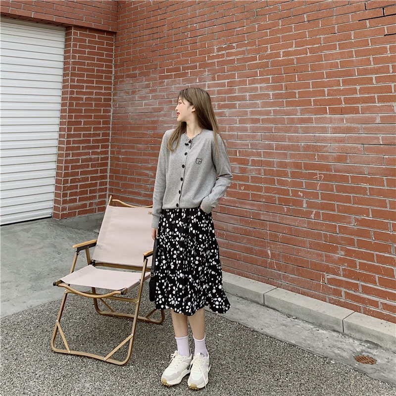 Xiaozhainv Áo khoác len cardigan tay dài 3 màu hình gấu nhỏ dễ thương cho nữ | BigBuy360 - bigbuy360.vn