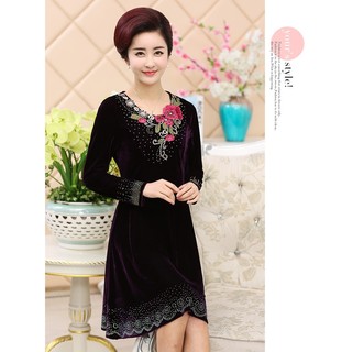 Đầm nhung nữ trung niên