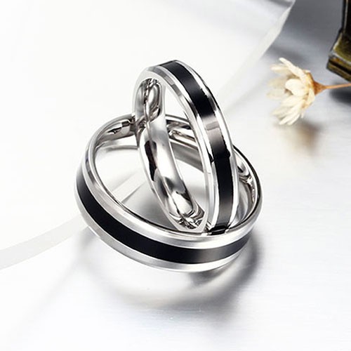 Set bốn nhẫn kiểu có đính ngọc tra và đá được mạ vàng đầy phá cách cho nữ