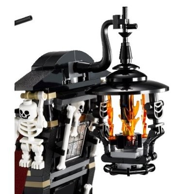 LEGO 4195 - Revenge Pirates Of The Caribbean -Tàu Sự Trả Thù Của Nữ Hoàng Anne