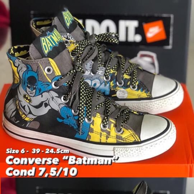 Giày vải Converse về câu chuyện hoạt hình Batman