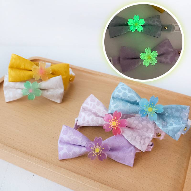 Vòng Cổ Chống Thất Lạc Hình Hoa Màu Dạ Quang Có Khóa An Toàn Dành Cho Thú Cưng