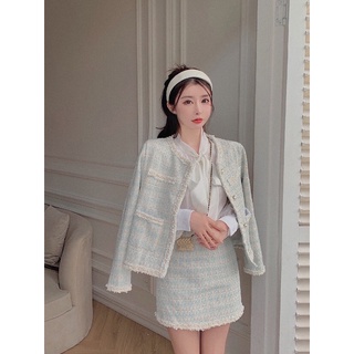 Set áo khoác đính túi viền kim tuyến và chân váy dạ tweed