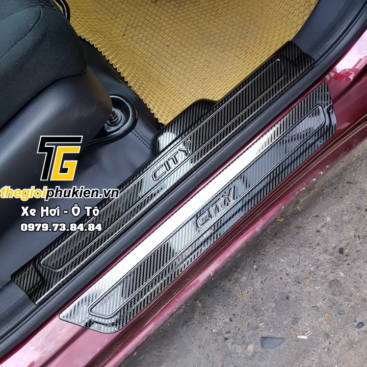 Ốp bậc cửa, nẹp bước chân cacbon xe Honda City 2015- 2020, 2021 - vân Carbon cao cấp (tặng kèm keo 3M)