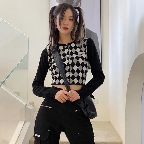 【ZHELIHANGFEI】Áo Cardigan Dệt Kim Tay Dài Eo Cao Đính Đá Trẻ Trung Quyến Rũ Dành Cho Nữ