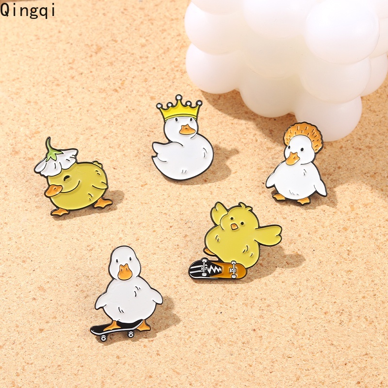 Ghim cài áo Miss Zoe thiết kế chú vịt hoạt hình xinh xắn