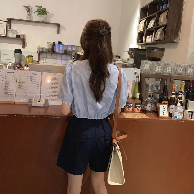 Set Áo Cổ Tròn Kẻ Sọc Phối Quần Short Lưng Cao Ống Rộng Thời Trang Cá Tính 54032