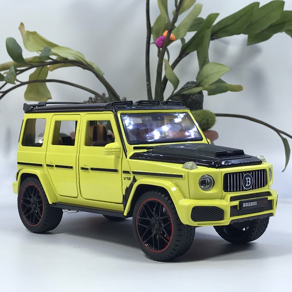 Mô hình xe ô tô Mercedes G900 Brabus V12 tỷ lệ 1:22 bằng kim loại mới ra mắt