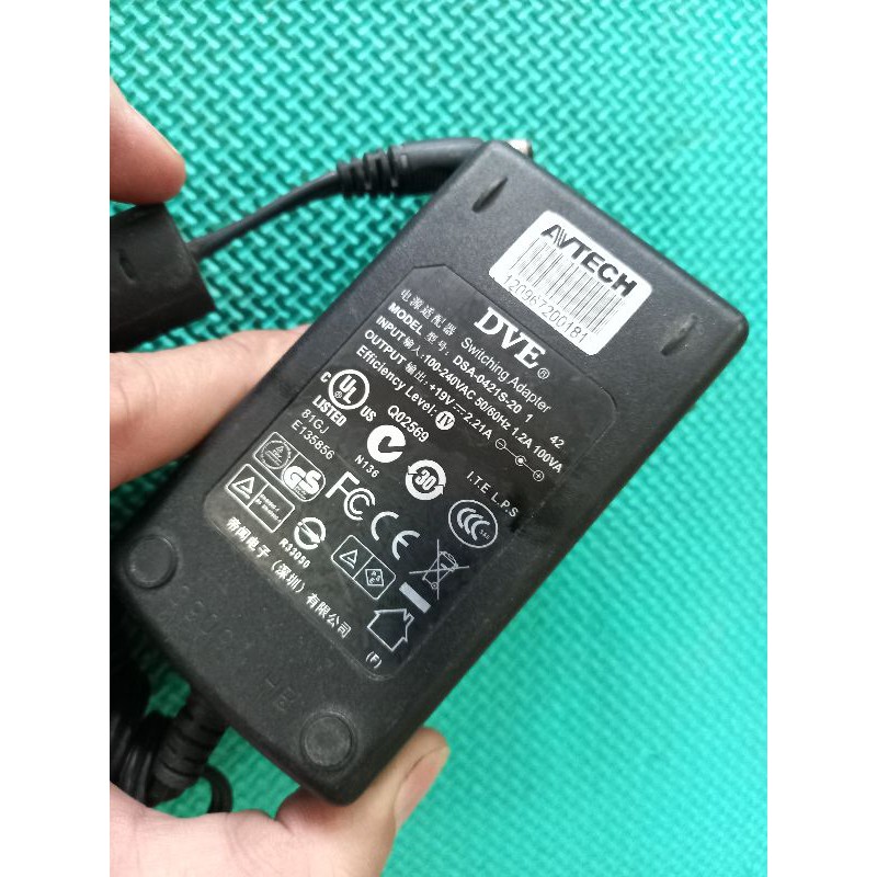 Switching Adapter DVE Dsa-0421s-20 19v 2.21a giá chưa dây nguồn sài tốt. 589nhattao