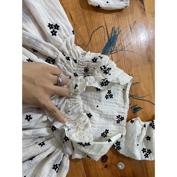 áo quây dáng peplum xinh lắm mà tôn eo đây ạ | BigBuy360 - bigbuy360.vn