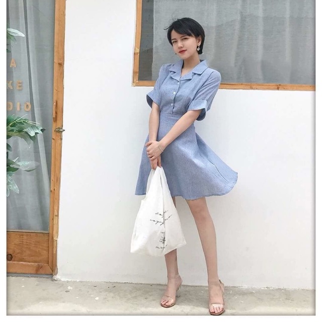 Đầm sơ mi cổ vest form xoè