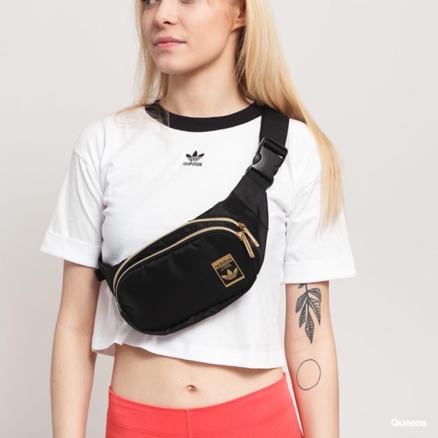 Adidas Originals Superstar Waist Bag Black/Gold GF3200 Made in Thailand full tag code  Kích thước: 34 cm x 12 cm x 5 cm