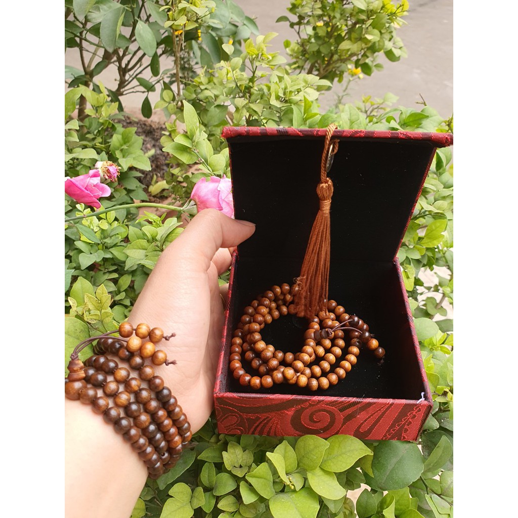 Set Vòng đeo tay Gỗ Trầm Hương Tự Nhiên, Kèm Hộp Gỗ lót lụa đựng vòng.