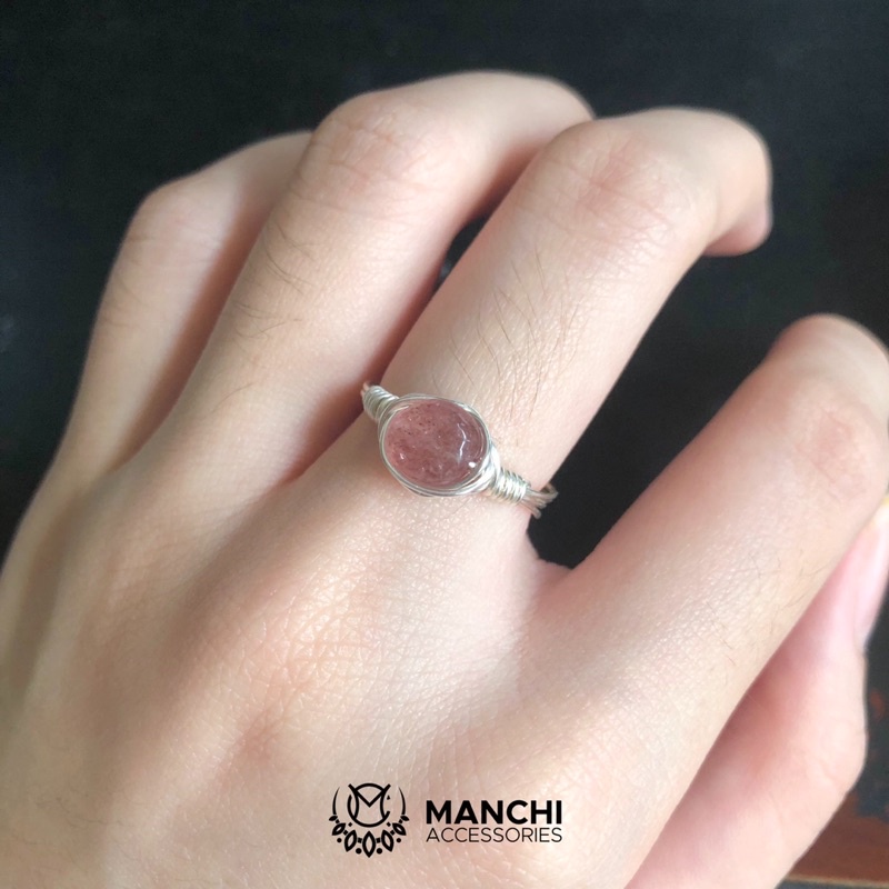 Nhẫn đá Strawberry Quartz tự nhiên handmade dây vàng đồng/bạc