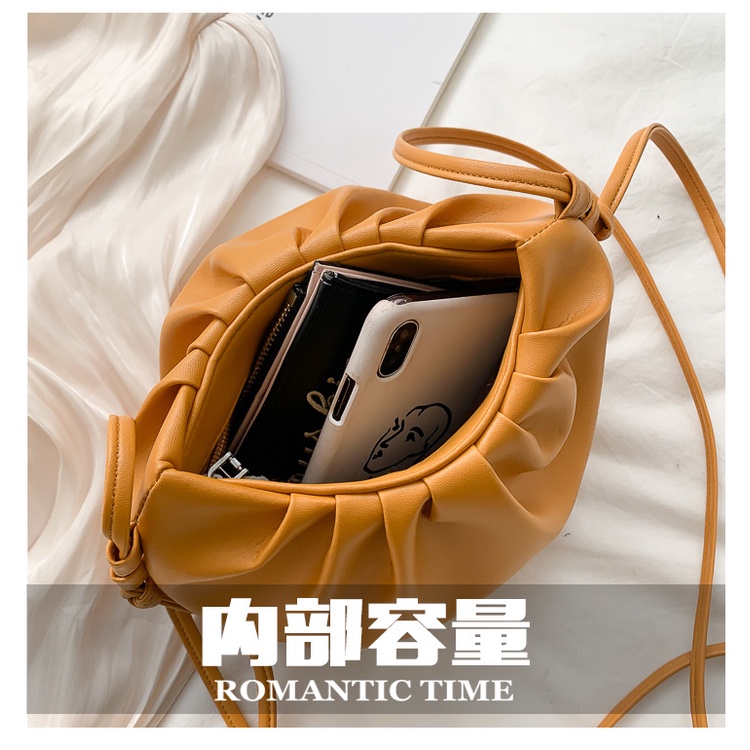 Túi Đeo Chéo Hình Đám Mây Nhỏ Thời Trang Phổ Biến Hàn Quốc Cho Nữ