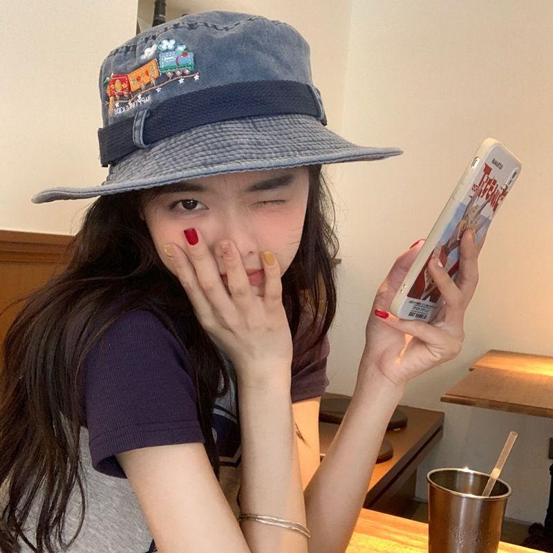 Mũ Cao Bồi Demin Thêu Hình Tàu Lửa Cá Tính