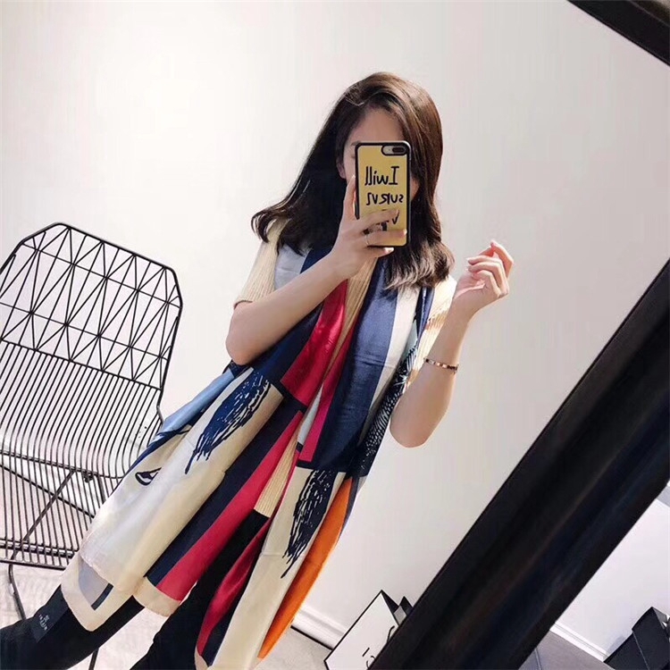 Khăn Choàng Lụa Dài Mềm Mại In Họa Tiết Ngựa Thời Trang Đi Biển Cho Nữ