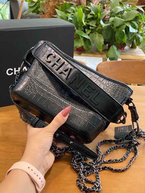 Túi Hoboo vân rắn Khoá kéo miệng size 23 full đen kèm ảnh thật | BigBuy360 - bigbuy360.vn