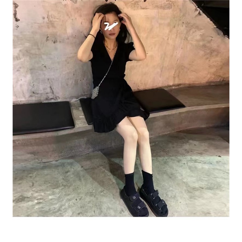 AMOI Đầm Đen Cổ Chữ V Chiết Eo Phong Cách Thời Trang Pháp 2022 Dành Cho Nữ