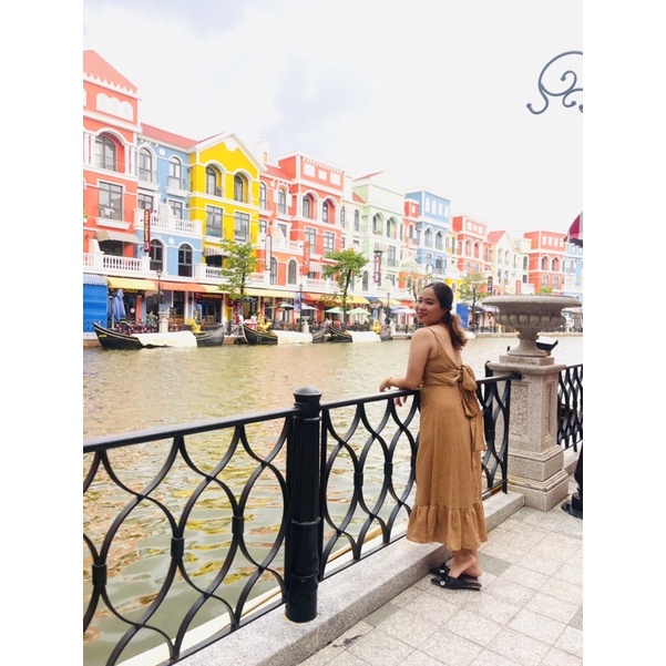 Pass- thanh lý đầm maxi đuôi cá chấm bi