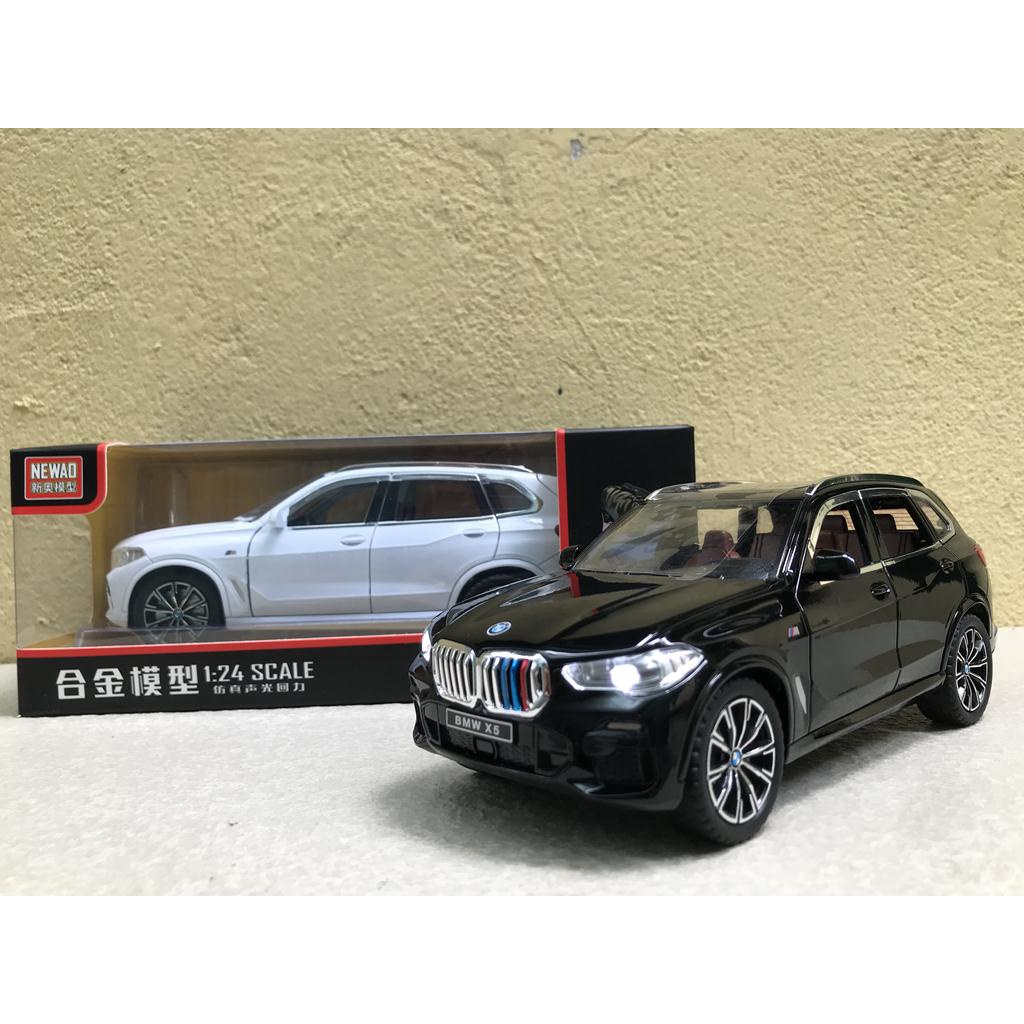 Mô hình xe BMW X5 xDrive40i 1:24