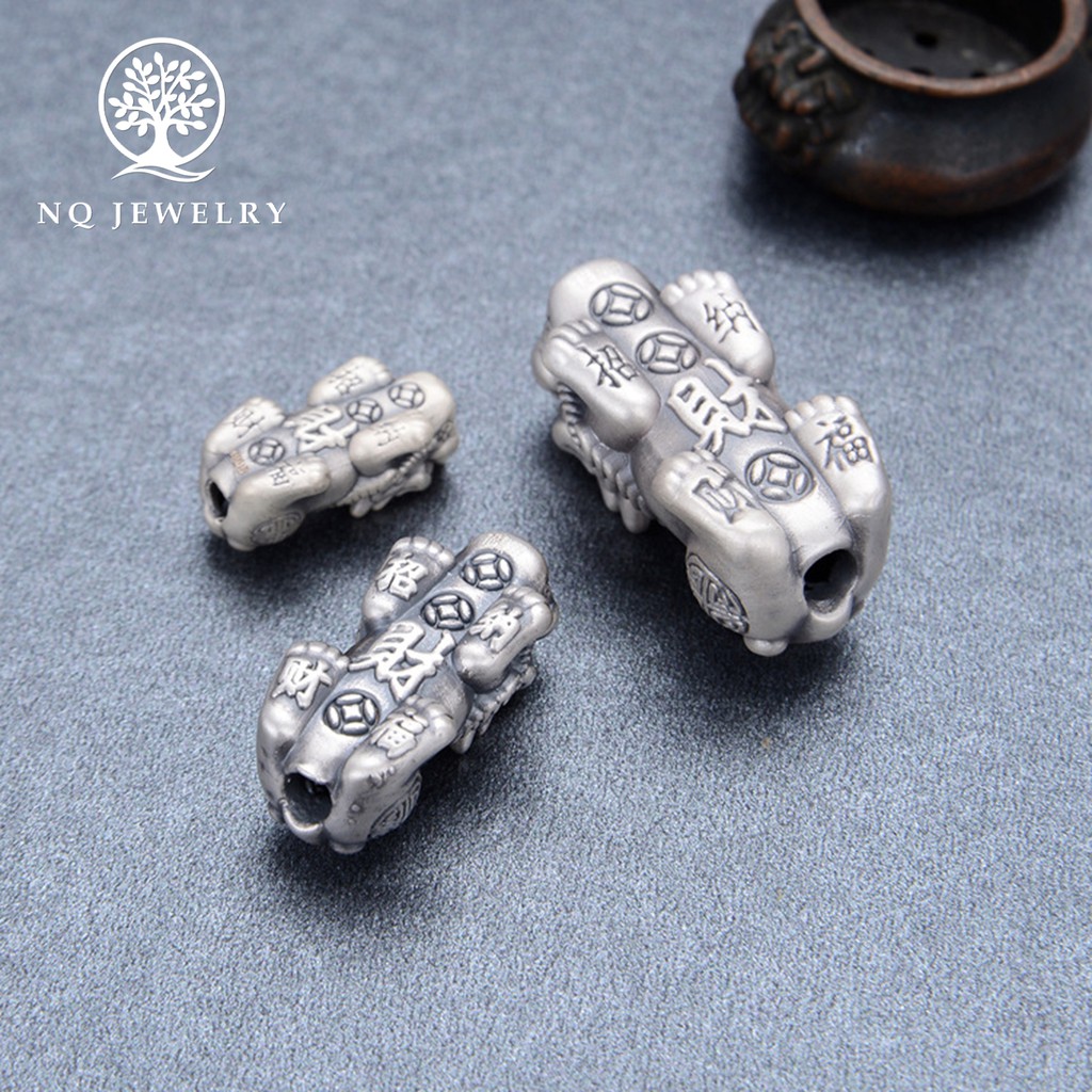 Charm bạc tỳ hưu xỏ ngang - NQ Jewelry