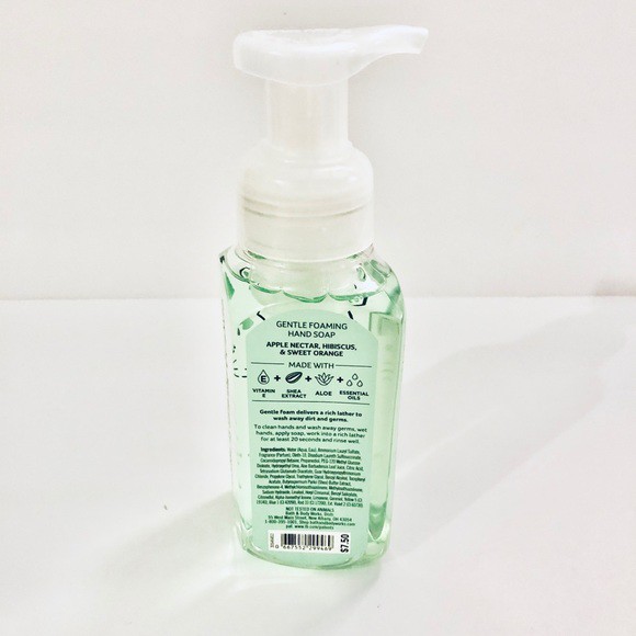 Xà phòng bọt rửa tay diệt khuẩn Bath &amp; Body Works Gentle Foaming Hand Soap Right Meow Apple Hibiscus 259ml (Mỹ)