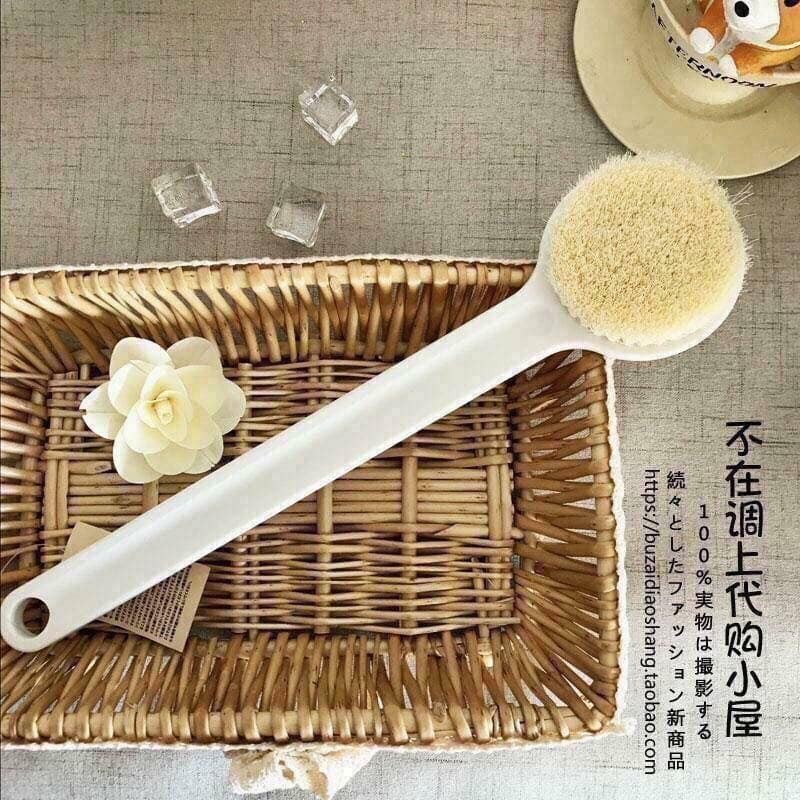 Bàn chải cọ lưng Muji Nhật Bản 37cm - cây bông tắm chà lưng tiện dụng