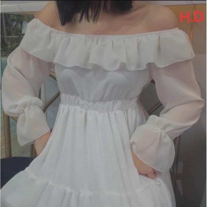 Váy trễ vai tay bo