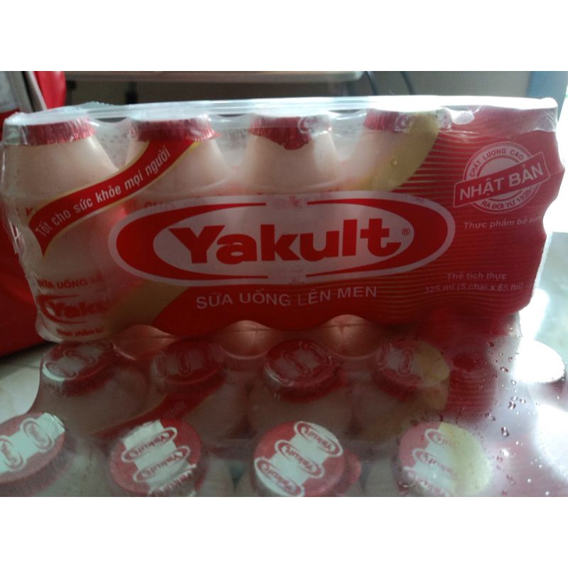 Yakult sữa uống lên men của nhật 1vĩ ( 5 chai)