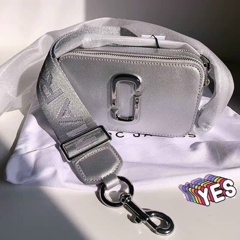 Túi đeo chéo màu silver