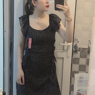 Váy chấm bi đen