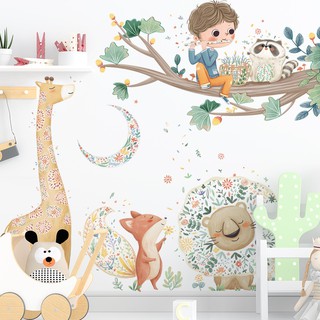 Decal dán tường em bé cành cây
