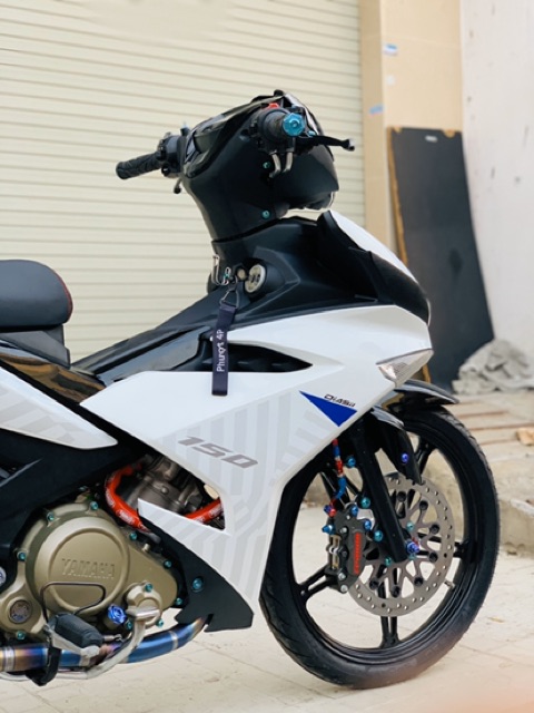Đầu đèn exciter 2019. Chính hãng yamaha. Luôn cáp chuyên đổi