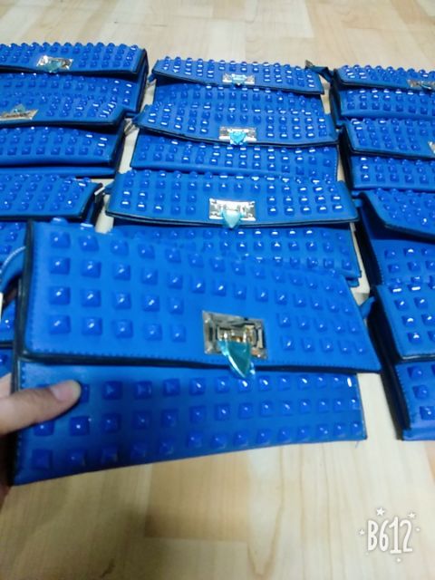 Ví Dài Nạm Đinh Cá Tính (Có quai đeo)