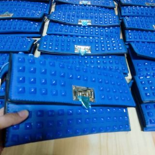 Ví dài nạm đinh cá tính
